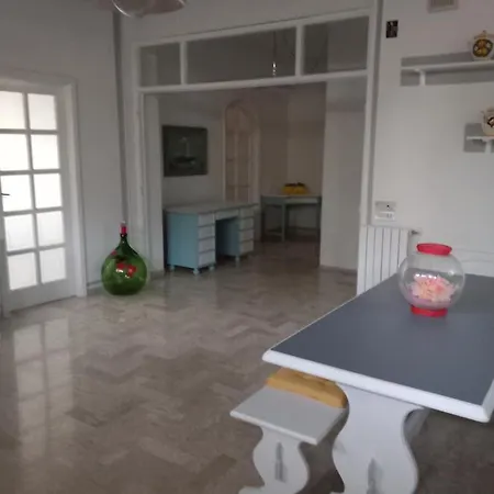 Wendy House * Bari